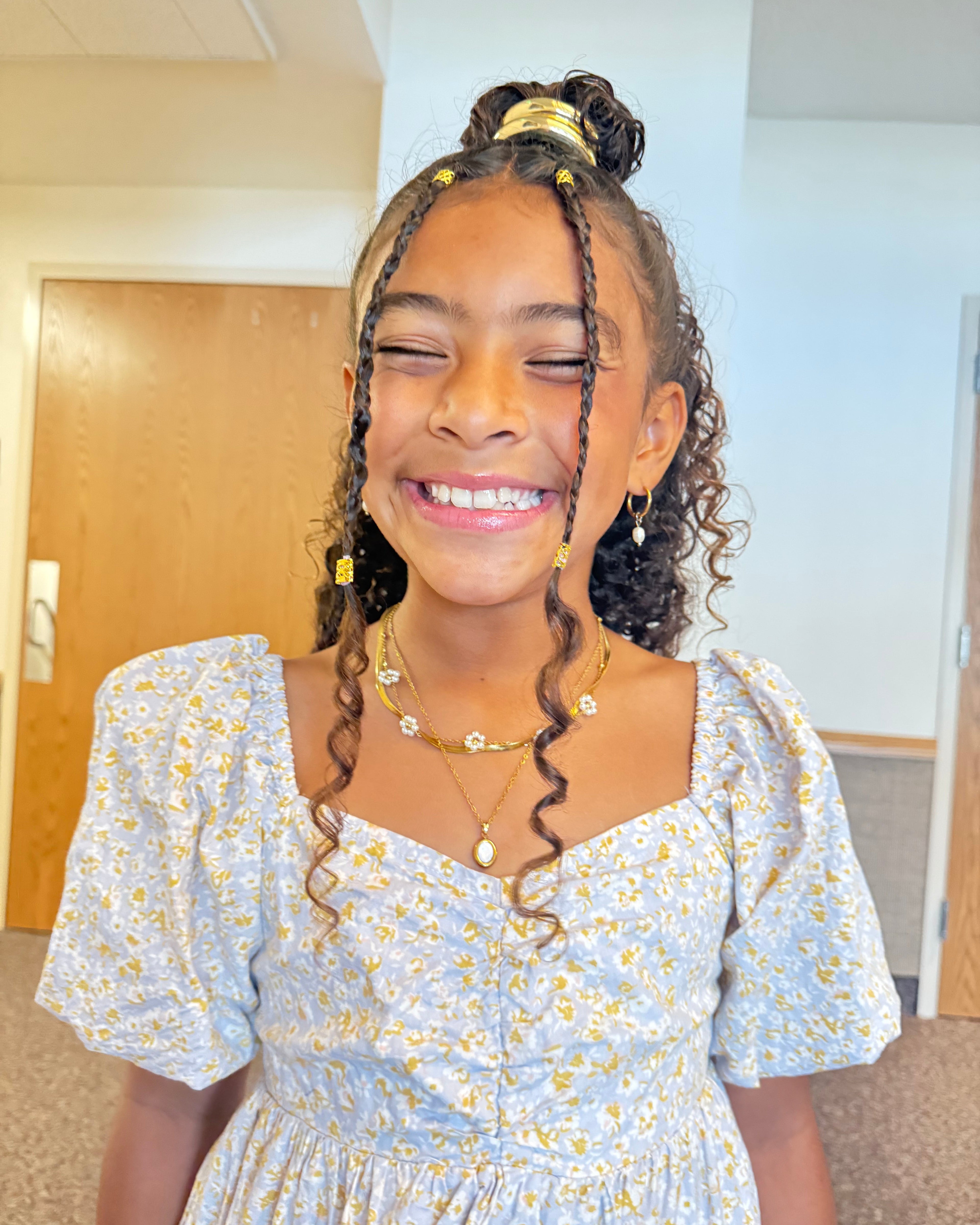 Gold Daisy Chain Necklace